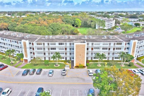 Condominio en venta en Deerfield Beach, Florida, 2 dormitorios, 79.9 m2 № 873349 - foto 2