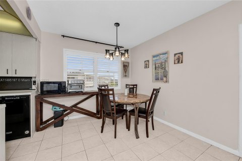 Condominio en venta en Deerfield Beach, Florida, 2 dormitorios, 79.9 m2 № 873349 - foto 9
