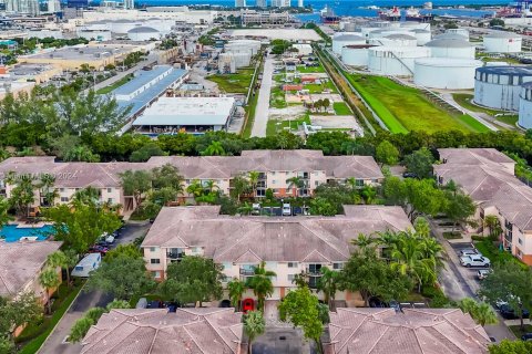 Condo in Fort Lauderdale, Florida, 2 bedrooms  № 1406067 - photo 18