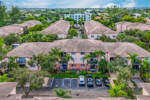 Condo in Fort Lauderdale, Florida, 2 bedrooms  № 1406067 - photo 24