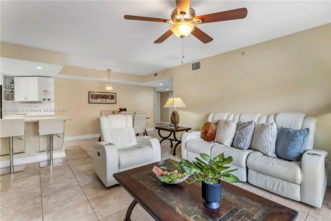 Condo in Fort Lauderdale, Florida, 2 bedrooms  № 1406067 - photo 15