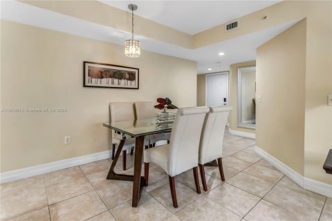 Condo in Fort Lauderdale, Florida, 2 bedrooms  № 1406067 - photo 12