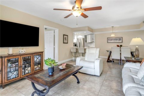 Condo in Fort Lauderdale, Florida, 2 bedrooms  № 1406067 - photo 16