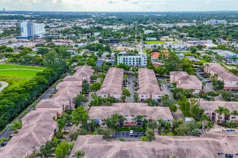 Condo in Fort Lauderdale, Florida, 2 bedrooms  № 1406067 - photo 20