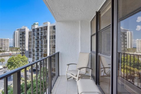 Condominio en venta en Hallandale Beach, Florida, 2 dormitorios, 104.98 m2 № 1221042 - foto 19