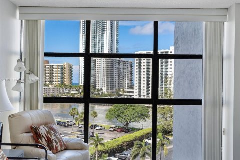 Condominio en venta en Hallandale Beach, Florida, 2 dormitorios, 104.98 m2 № 1221042 - foto 5