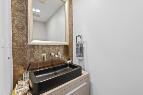 Condo in Fort Lauderdale, Florida, 2 bedrooms  № 1221002 - photo 8