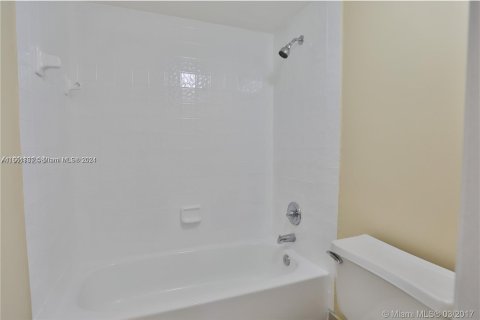 Condo in Miami, Florida, 3 bedrooms  № 1369180 - photo 9