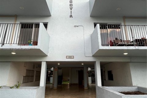 Condo in Miami, Florida, 3 bedrooms  № 1369180 - photo 3