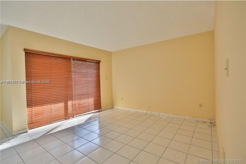 Condo in Miami, Florida, 3 bedrooms  № 1369180 - photo 7