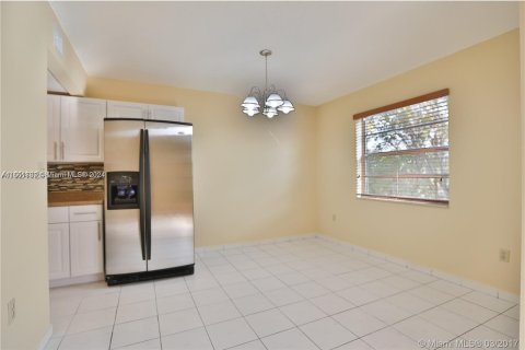 Condo in Miami, Florida, 3 bedrooms  № 1369180 - photo 6