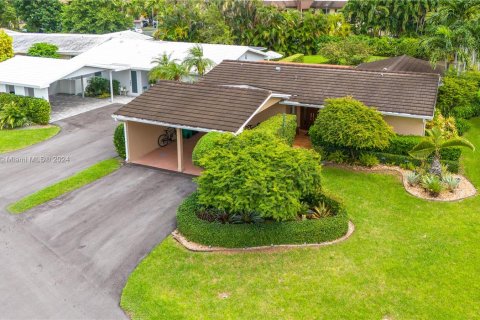 Villa ou maison à vendre à Miami, Floride: 3 chambres, 132.29 m2 № 1385698 - photo 2