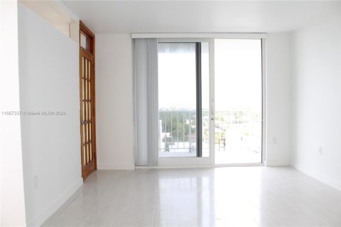 Condo in Miami Beach, Florida, 1 bedroom  № 1385737 - photo 19