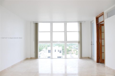 Condo in Miami Beach, Florida, 1 bedroom  № 1385737 - photo 18