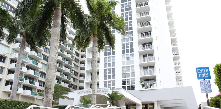 Condo in Miami Beach, Florida, 1 bedroom  № 1385737