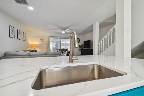 Touwnhouse à vendre à Tampa, Floride: 2 chambres, 136.38 m2 № 1300767 - photo 12