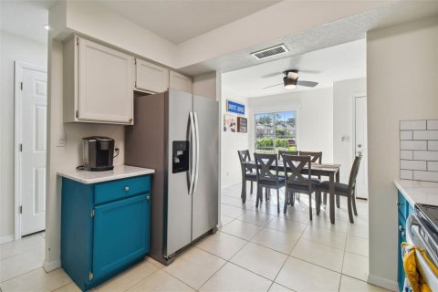 Touwnhouse à vendre à Tampa, Floride: 2 chambres, 136.38 m2 № 1300767 - photo 8