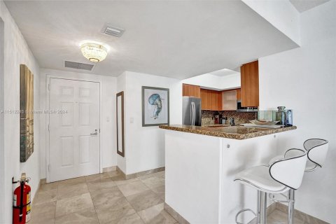 Condominio en venta en Sunny Isles Beach, Florida, 3 dormitorios, 152.08 m2 № 942484 - foto 6