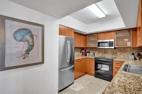 Condominio en venta en Sunny Isles Beach, Florida, 3 dormitorios, 152.08 m2 № 942484 - foto 4