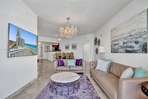 Condominio en venta en Sunny Isles Beach, Florida, 3 dormitorios, 152.08 m2 № 942484 - foto 12