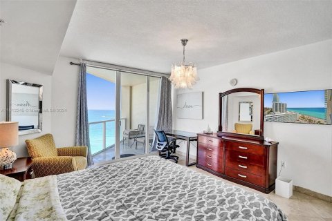 Condominio en venta en Sunny Isles Beach, Florida, 3 dormitorios, 152.08 m2 № 942484 - foto 17