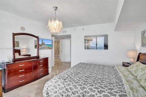 Condominio en venta en Sunny Isles Beach, Florida, 3 dormitorios, 152.08 m2 № 942484 - foto 20