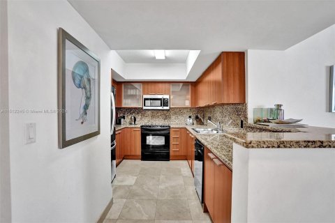 Condominio en venta en Sunny Isles Beach, Florida, 3 dormitorios, 152.08 m2 № 942484 - foto 3