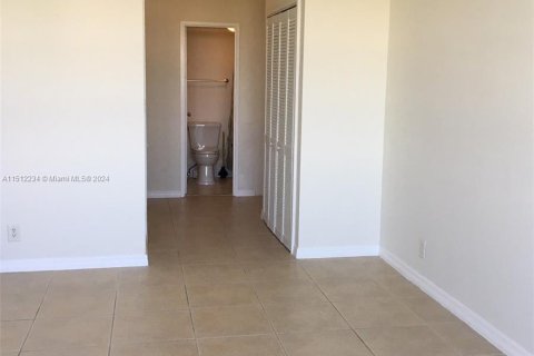 Condominio en venta en Miami Beach, Florida, 1 dormitorio, 83.61 m2 № 942483 - foto 13