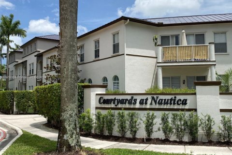 Condo in Miramar, Florida, 3 bedrooms  № 942481 - photo 1