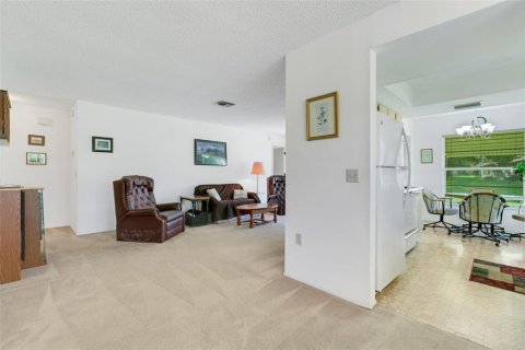 Condo in Port Richey, Florida, 2 bedrooms  № 1276150 - photo 8