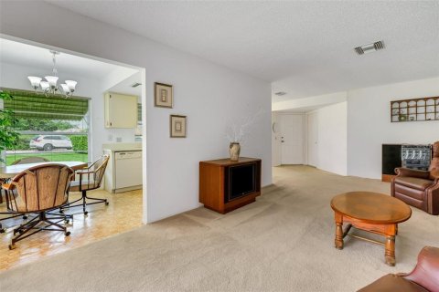 Condo in Port Richey, Florida, 2 bedrooms  № 1276150 - photo 11