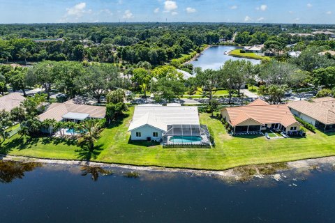 House in Jupiter, Florida 3 bedrooms, 204.38 sq.m. № 1145873 - photo 6