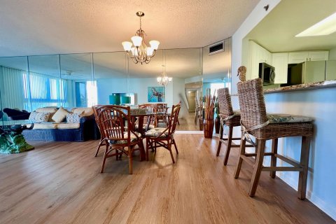 Condominio en venta en Hutchinson Island South, Florida, 2 dormitorios, 121.7 m2 № 582404 - foto 28