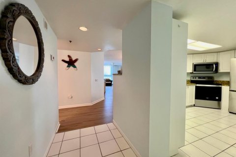 Condominio en venta en Hutchinson Island South, Florida, 2 dormitorios, 121.7 m2 № 582404 - foto 19