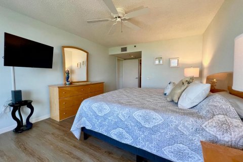 Condominio en venta en Hutchinson Island South, Florida, 2 dormitorios, 121.7 m2 № 582404 - foto 13