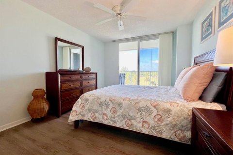 Condo in Hutchinson Island South, Florida, 2 bedrooms  № 582404 - photo 7