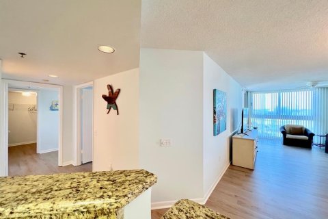 Condominio en venta en Hutchinson Island South, Florida, 2 dormitorios, 121.7 m2 № 582404 - foto 17