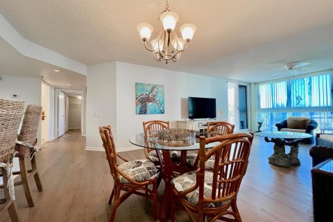 Condominio en venta en Hutchinson Island South, Florida, 2 dormitorios, 121.7 m2 № 582404 - foto 27