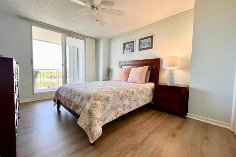 Condominio en venta en Hutchinson Island South, Florida, 2 dormitorios, 121.7 m2 № 582404 - foto 8