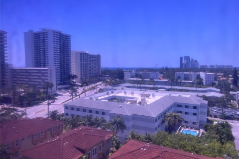 Condominio en venta en Hallandale Beach, Florida, 2 dormitorios, 94.76 m2 № 1187666 - foto 11
