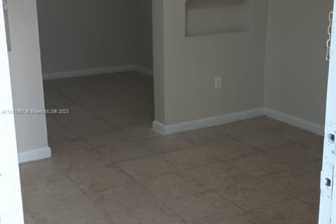 Casa en venta en Homestead, Florida, 2 dormitorios, 67.35 m2 № 654223 - foto 2