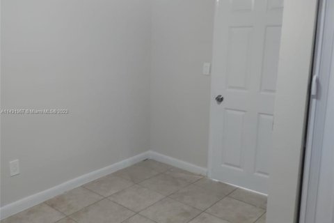 House in Homestead, Florida 2 bedrooms, 67.35 sq.m. № 654223 - photo 12