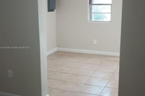 House in Homestead, Florida 2 bedrooms, 67.35 sq.m. № 654223 - photo 6
