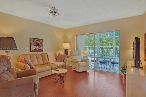 Condo in Lauderdale Lakes, Florida, 2 bedrooms  № 986818 - photo 5