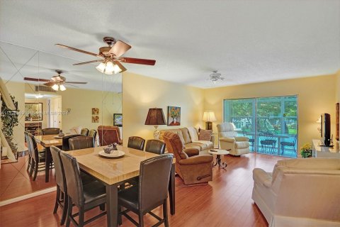 Condo in Lauderdale Lakes, Florida, 2 bedrooms  № 986818 - photo 2