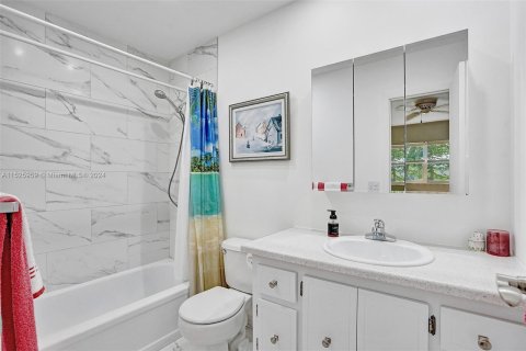 Condo in Lauderdale Lakes, Florida, 2 bedrooms  № 986818 - photo 14