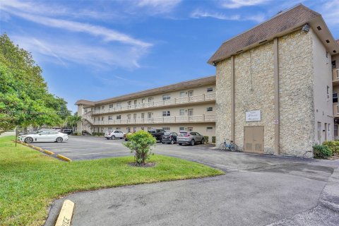 Condo in Lauderdale Lakes, Florida, 2 bedrooms  № 986818 - photo 28