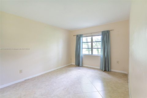 Copropriété à louer à Miami, Floride: 2 chambres, 84.54 m2 № 1365954 - photo 12