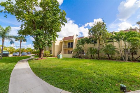 Condo in Miami, Florida, 2 bedrooms  № 1365954 - photo 22