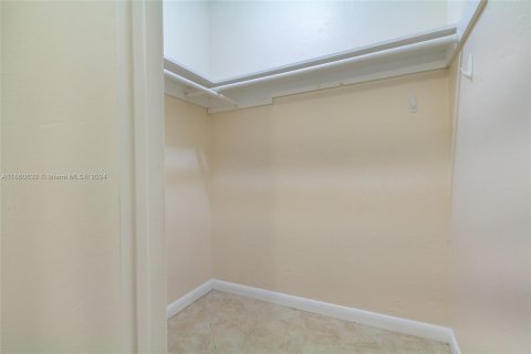 Copropriété à louer à Miami, Floride: 2 chambres, 84.54 m2 № 1365954 - photo 10